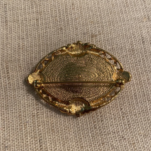 1980s vintage Avon brooch - Picture 2 of 3